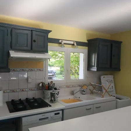 Maison Toute Equipee Avec Jardin Pour 6 Personnes Dans Un Quartier Calme